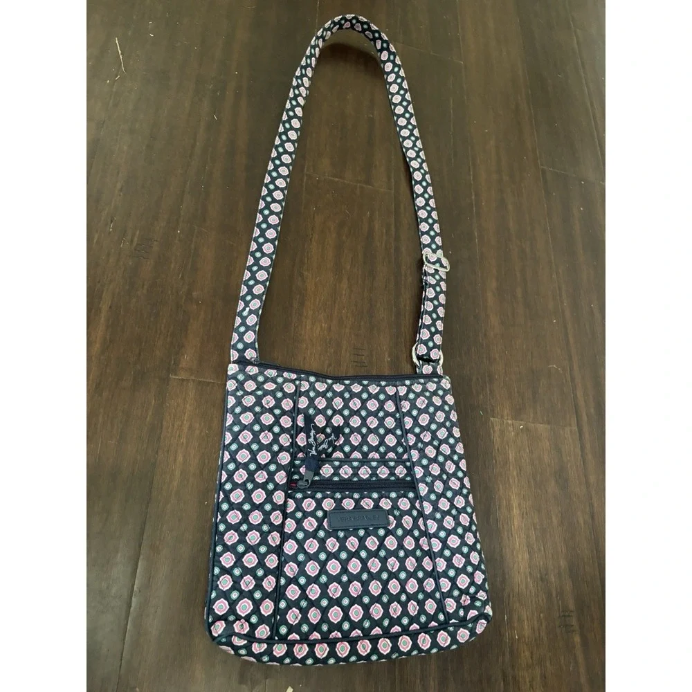 VERA BRADLEY 2005 Nantucket Navy Hipster Crossbody Purse Cotton Quilted Bag